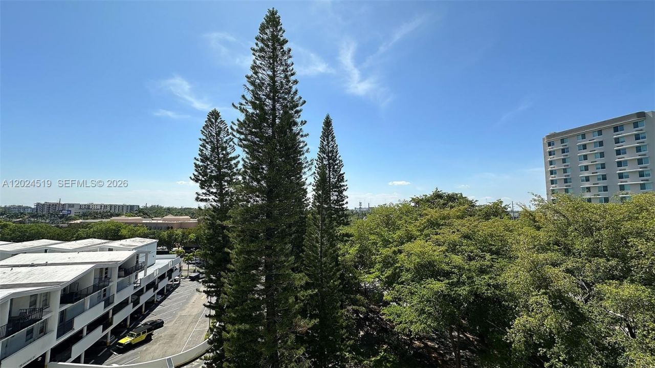 2780 NE 183rd St , Unit 701, Aventura, FL 33160 Photo
