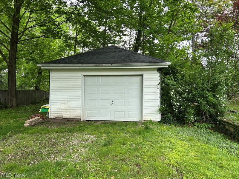 153 W Burns Avenue , Akron, OH 44310 Photo 3