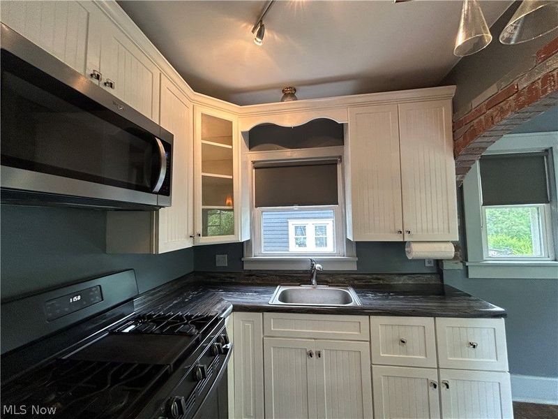 153 W Burns Avenue , Akron, OH 44310 Photo 6