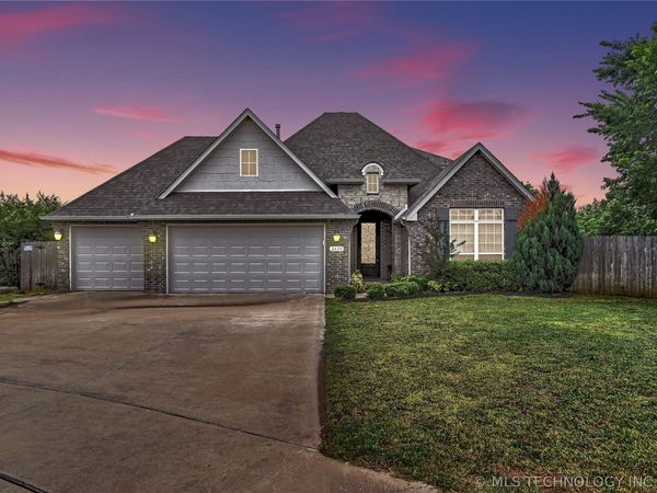 2620 W 116th Place S, Jenks, OK 74137
