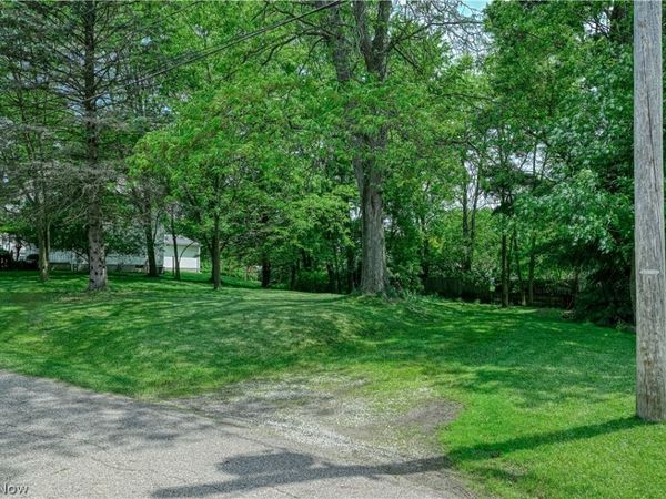 1921 Dwight Street , Cuyahoga Falls, OH 44221