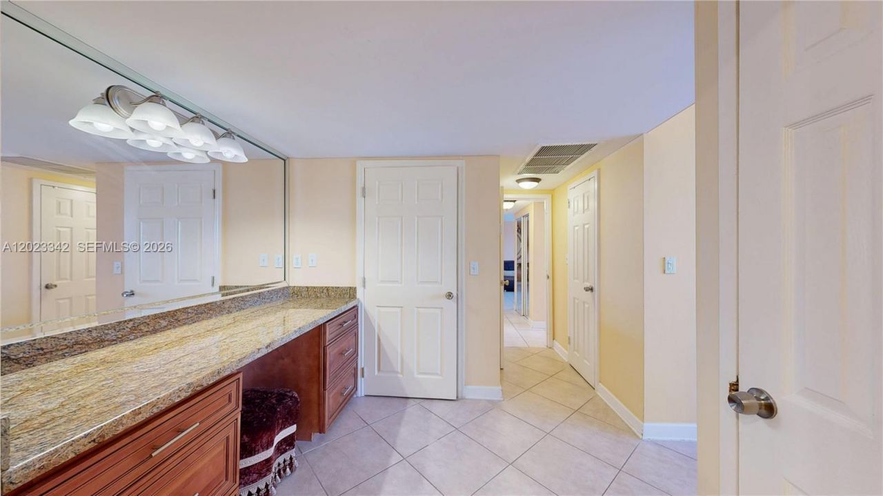 3140 S Ocean Dr, Unit 1210, Hallandale Beach, FL 33009 Photo