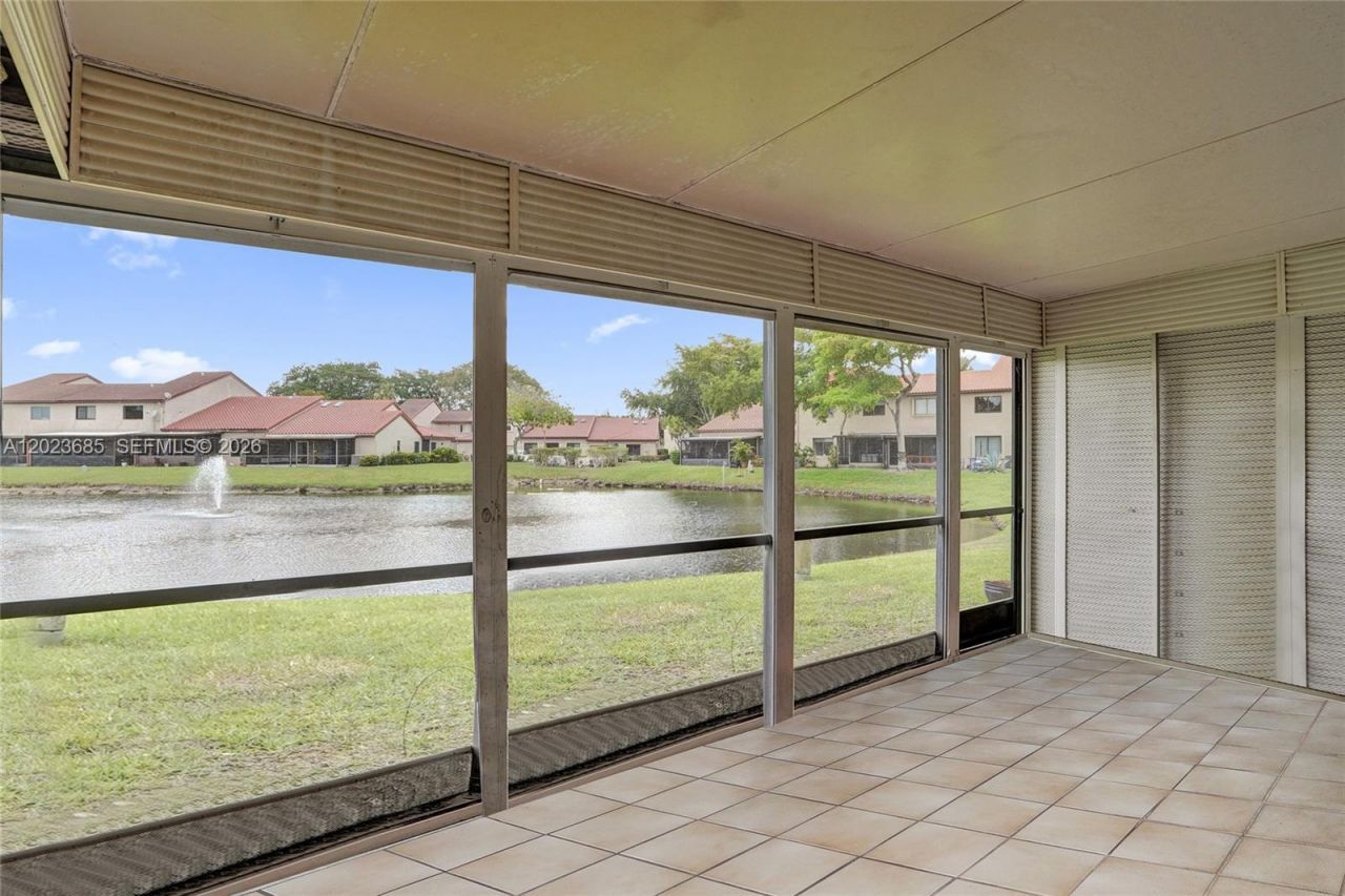 3273 W Inverrary Blvd W, Lauderhill, FL 33319 Photo
