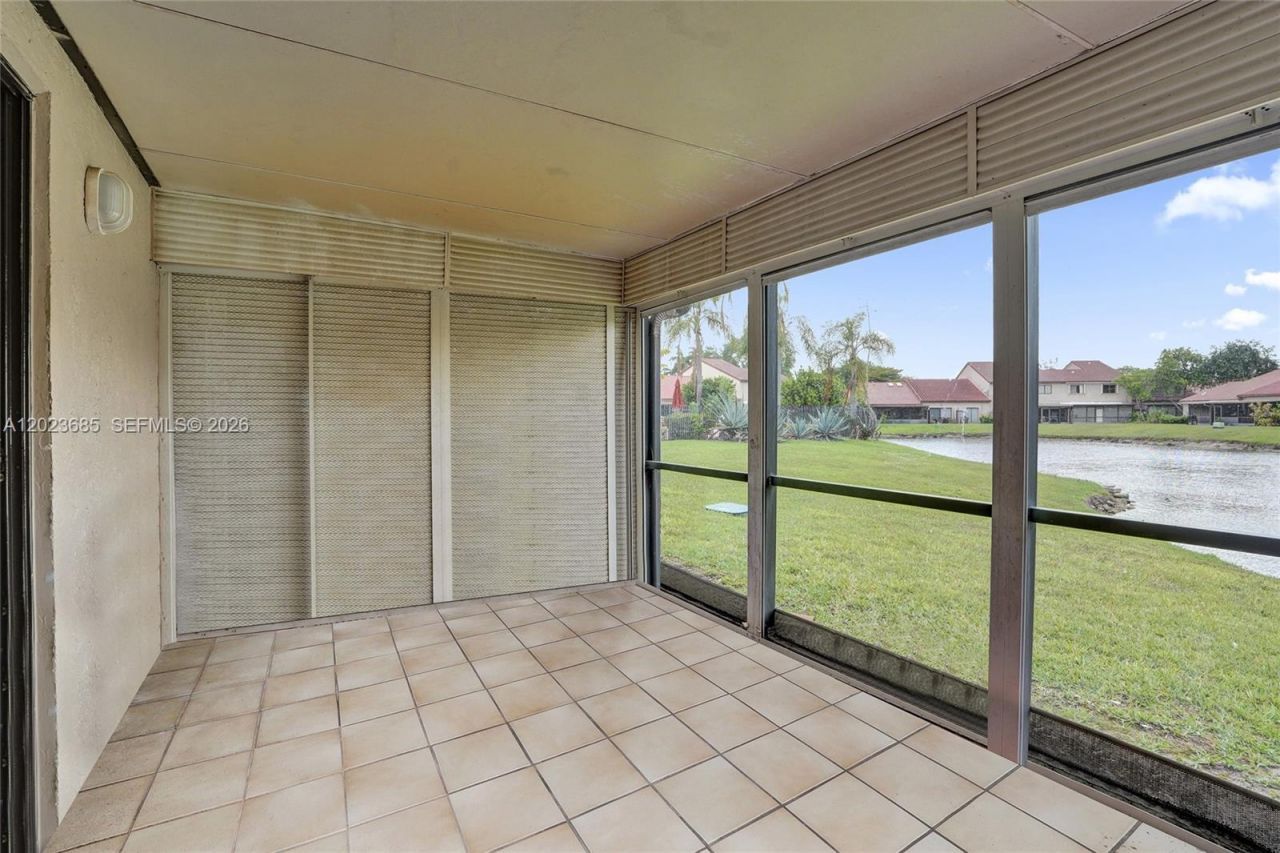 3273 W Inverrary Blvd W, Lauderhill, FL 33319 Photo