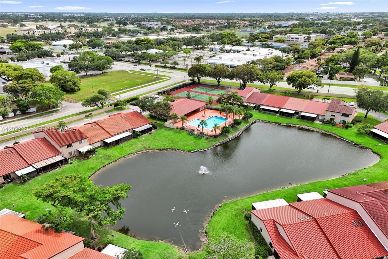 3273 W Inverrary Blvd W, Lauderhill, FL 33319 Photo