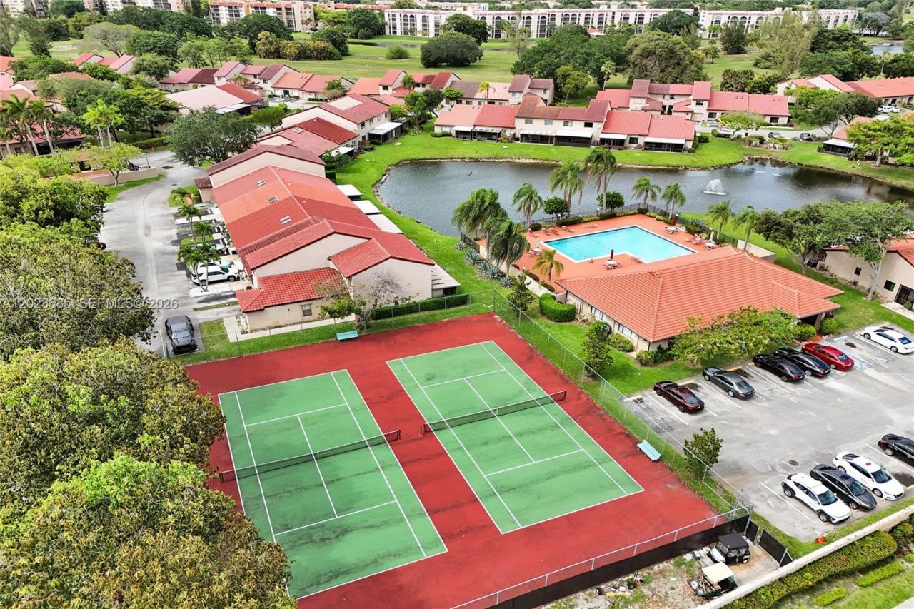 3273 W Inverrary Blvd W, Lauderhill, FL 33319 Photo