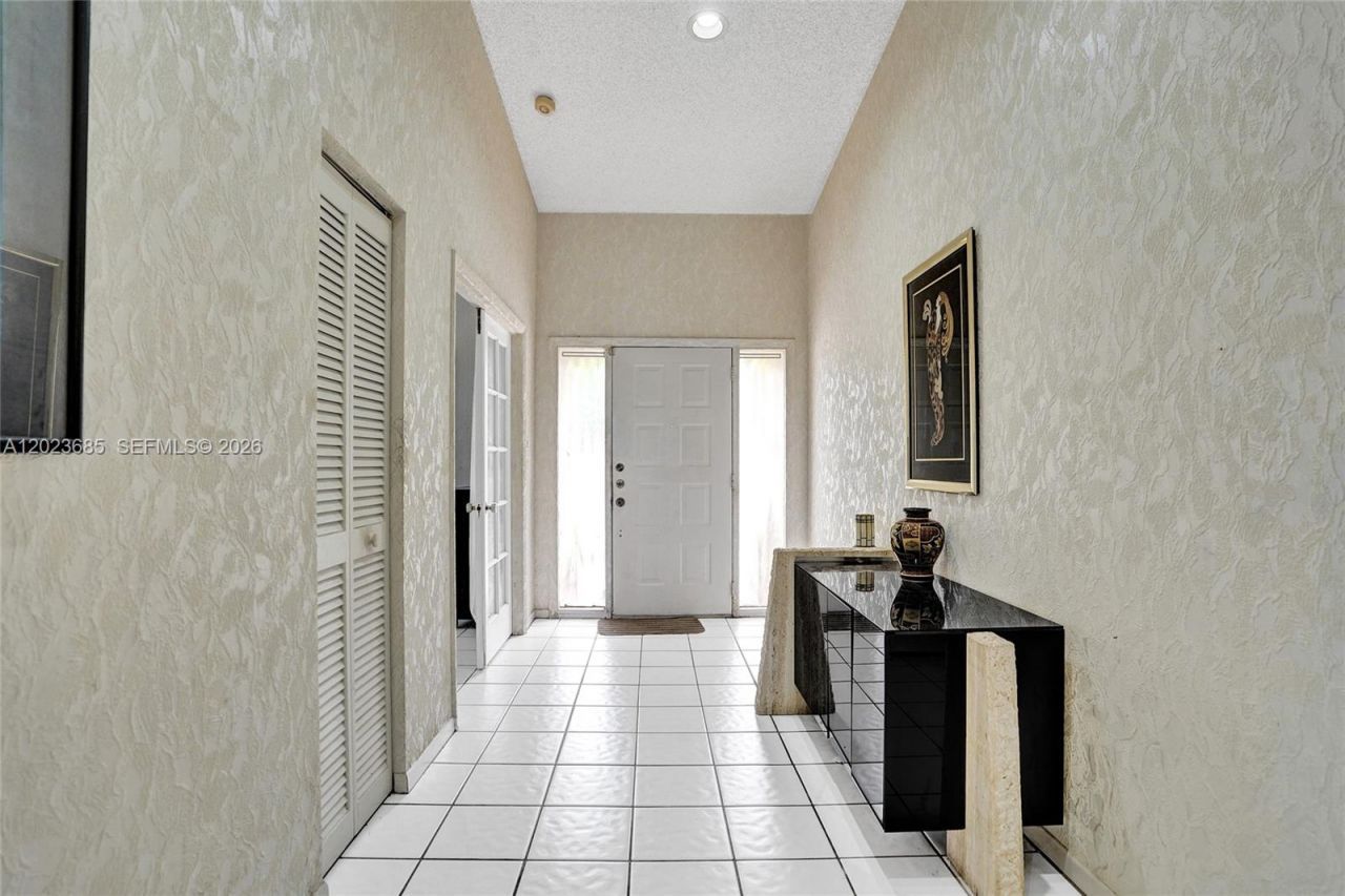3273 W Inverrary Blvd W, Lauderhill, FL 33319 Photo