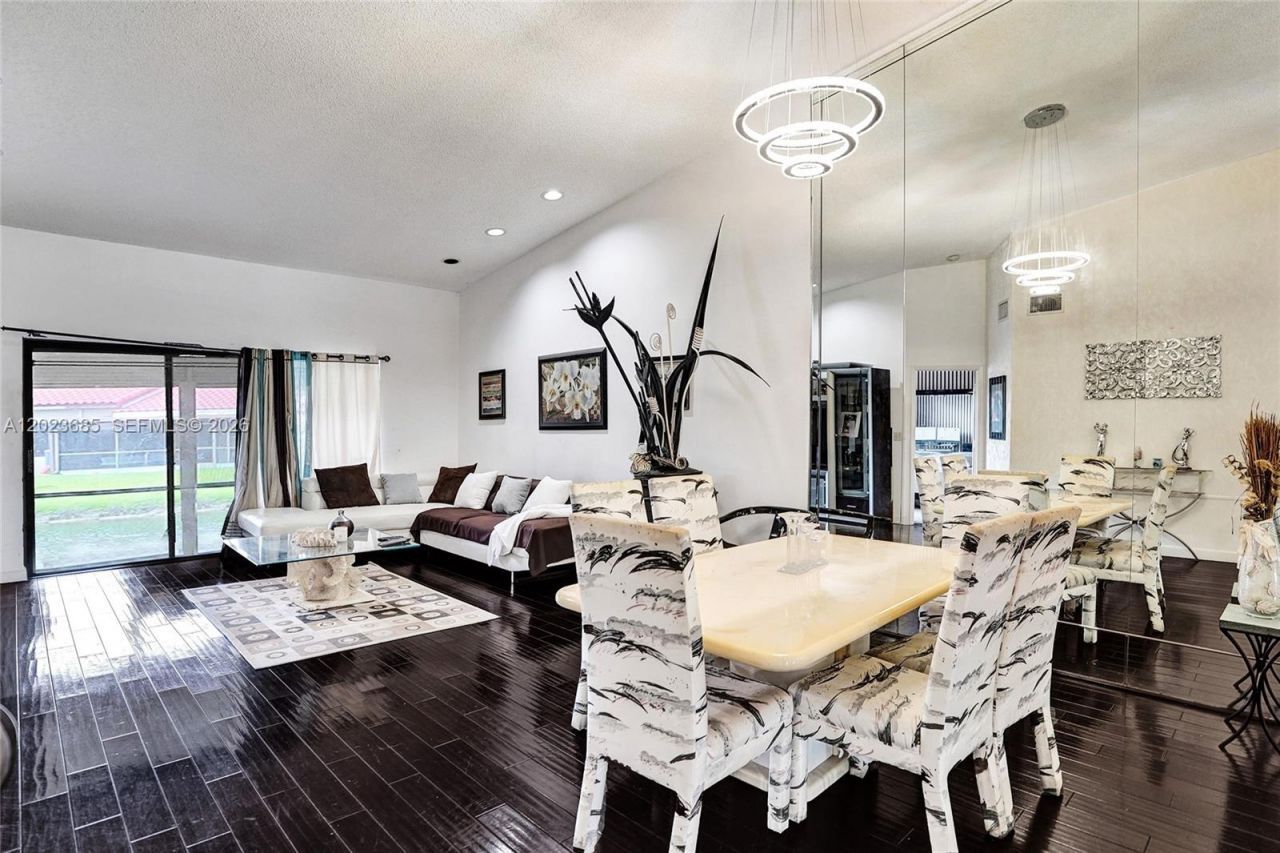 3273 W Inverrary Blvd W, Lauderhill, FL 33319 Photo