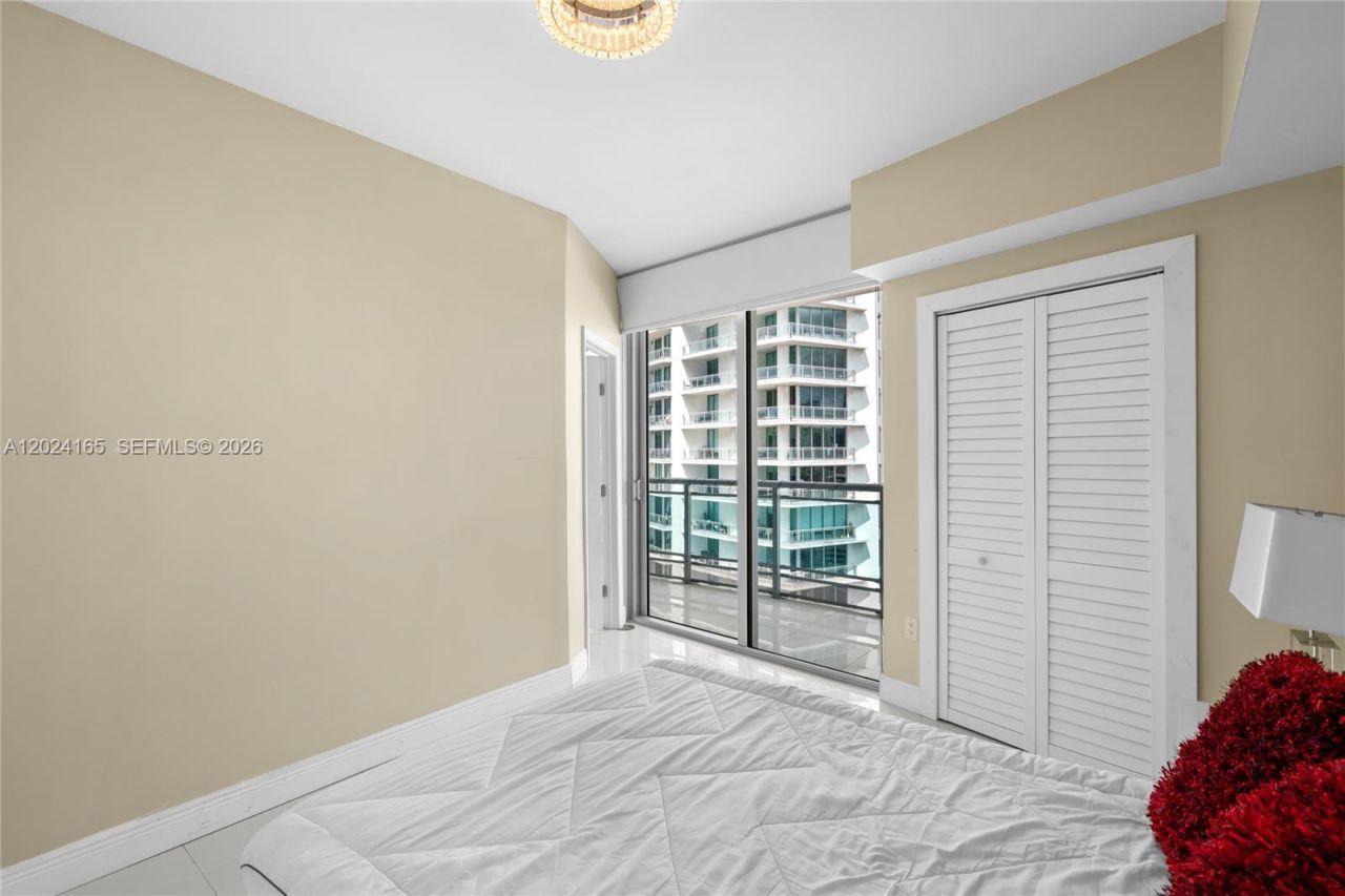 350 S Miami Ave , Unit 2515, Miami, FL 33130 Photo