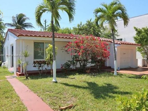 1380 71st St , Miami Beach, FL 33141