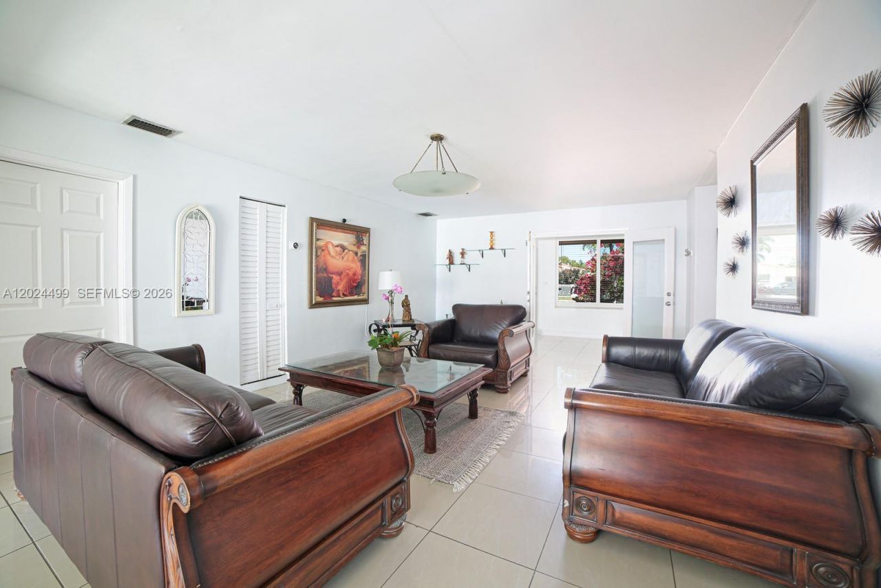 1380 71st St , Miami Beach, FL 33141 Photo