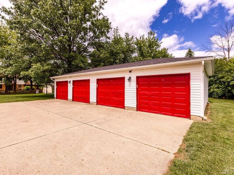 8358 Washington Village Drive, Centerville, OH 45458 Photo 6