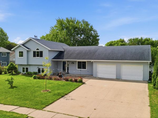 1667 Knights Drive, North Mankato, MN 56003