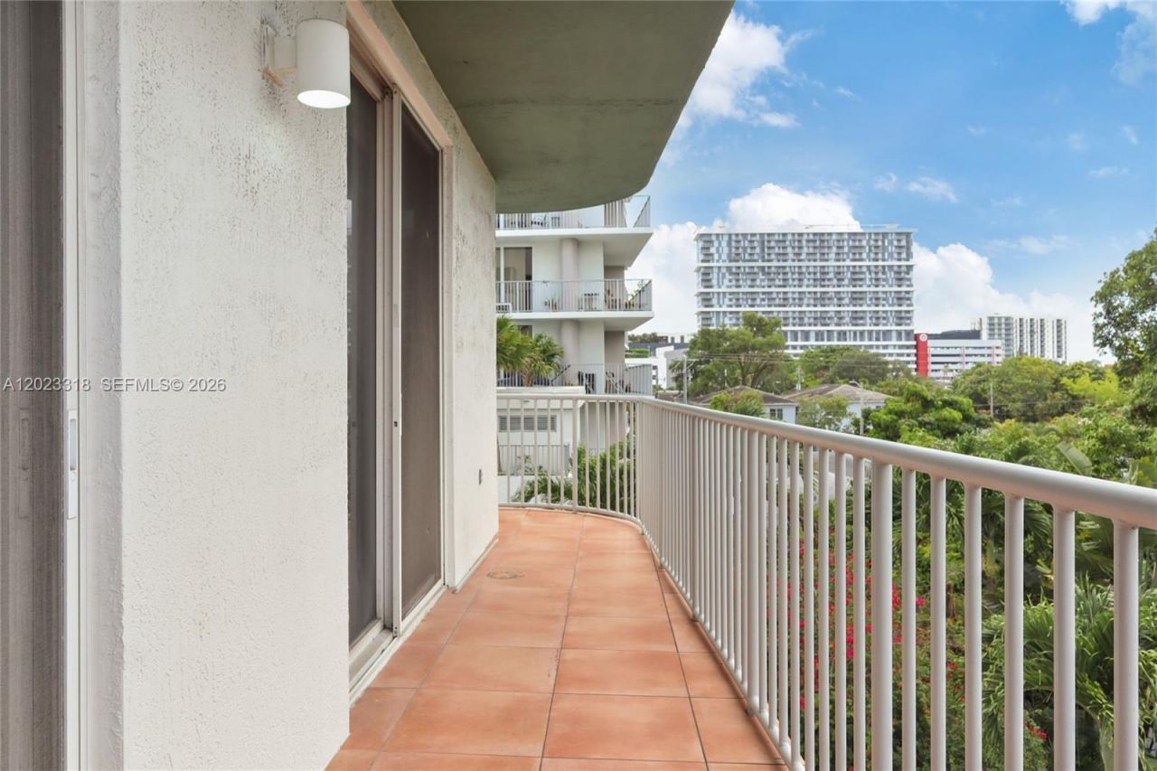 2550 SW 27th Ave , Unit 301, Miami, FL 33133 Photo