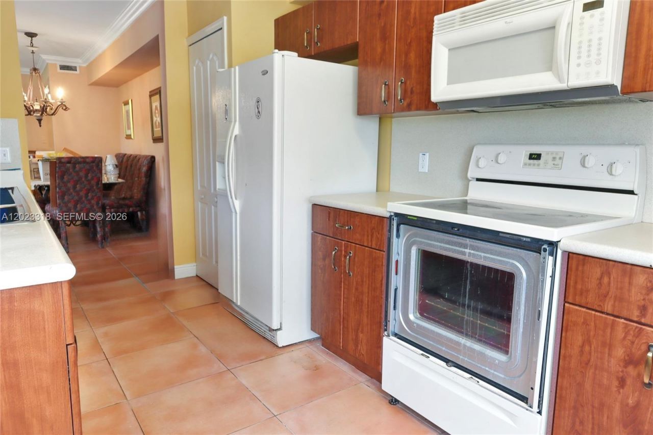 2550 SW 27th Ave , Unit 301, Miami, FL 33133 Photo