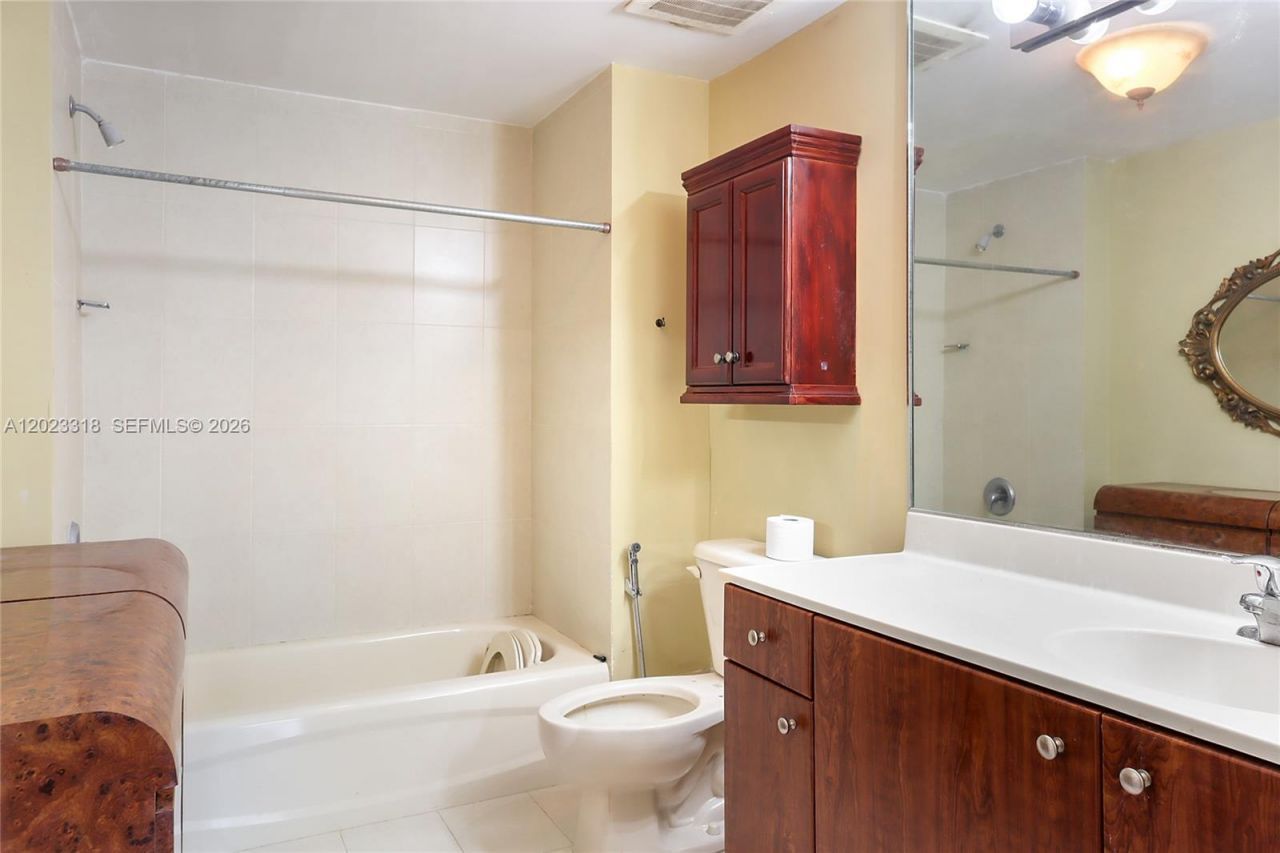 2550 SW 27th Ave , Unit 301, Miami, FL 33133 Photo