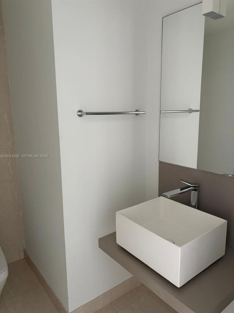 1000 Brickell Plz, Unit 2108, Miami, FL 33131 Photo