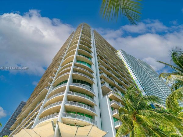 690 SW 1st Ct , Unit PHII17, Miami, FL 33130