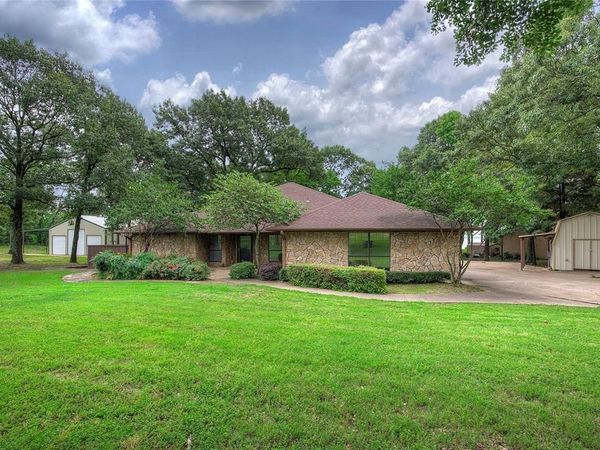 1605 County Road 1785, Yantis, TX 75497
