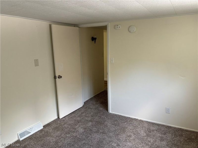 300 Henry, East Liverpool, OH 43920 Photo 11