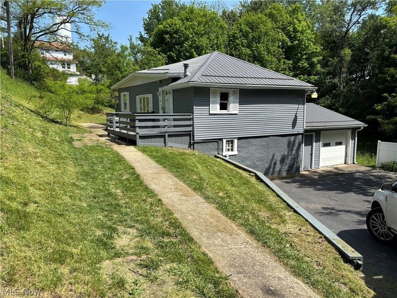 300 Henry, East Liverpool, OH 43920 Photo 2