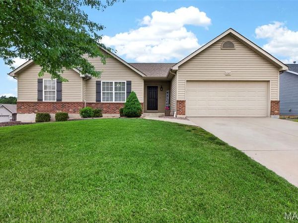127 Liberty Grove Drive, Wentzville, MO 63385