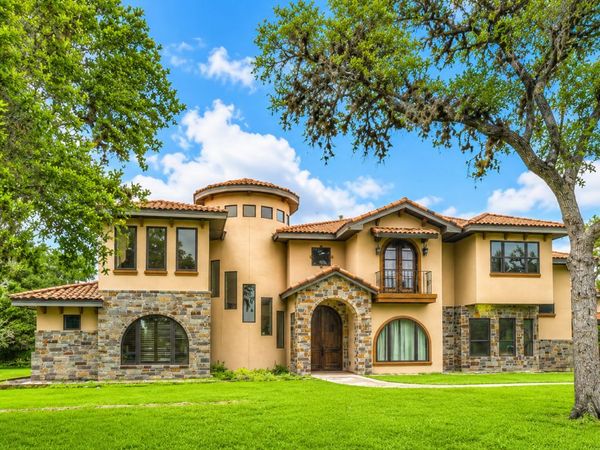 200 Skippin Stone Ln, ConCan, TX 78838