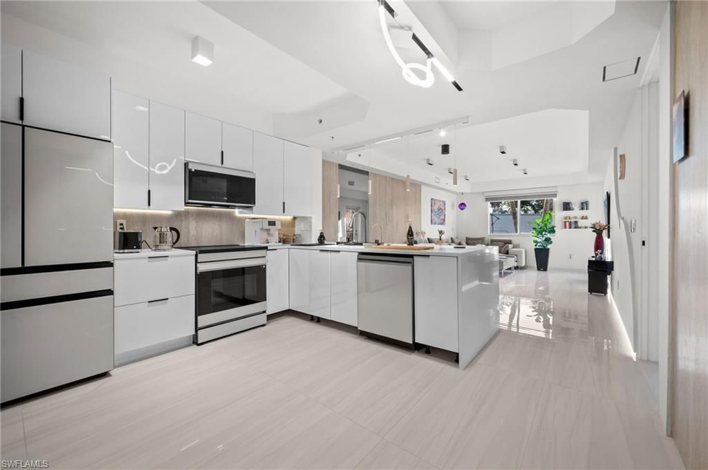 1100 Pine Ridge Rd, Unit B103, Naples, FL 34108 Photo