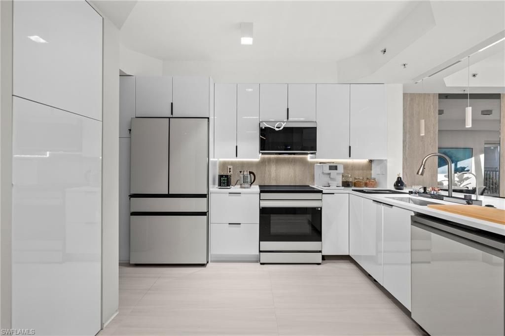 1100 Pine Ridge Rd, Unit B103, Naples, FL 34108 Photo