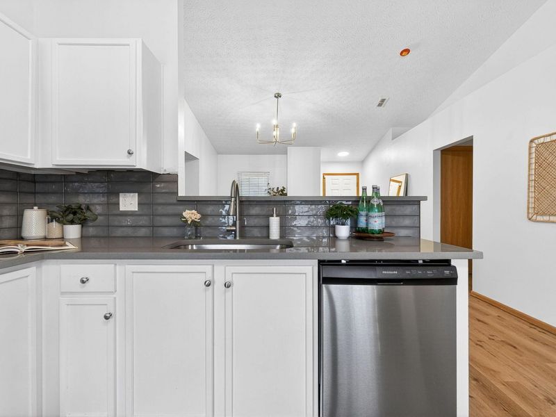 432 Jonathon Dayton Way, Galloway, OH 43119 Photo 9