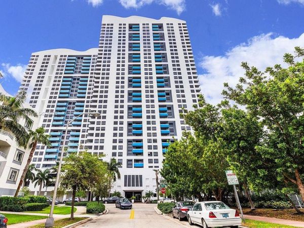 1330 West Ave , Unit 2105, Miami Beach, FL 33139