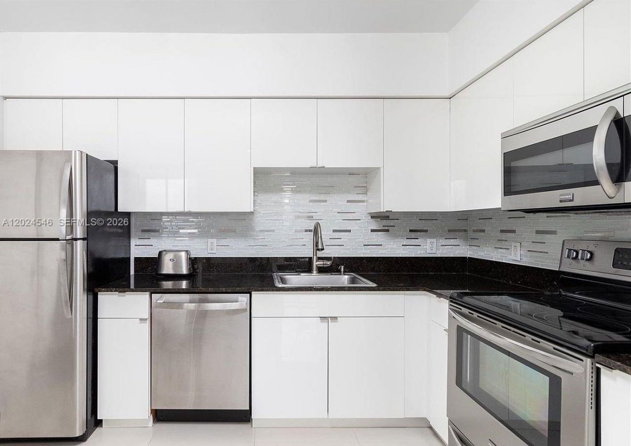 1330 West Ave, Unit 2105, Miami Beach, FL 33139 Photo