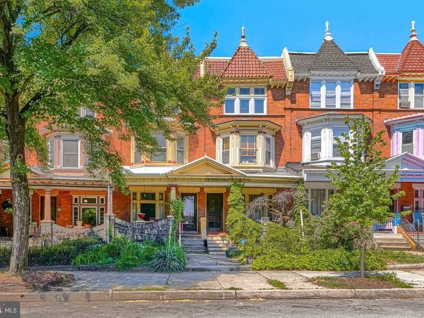 2622 N Calvert Street, Baltimore, MD 21218 Main Photo