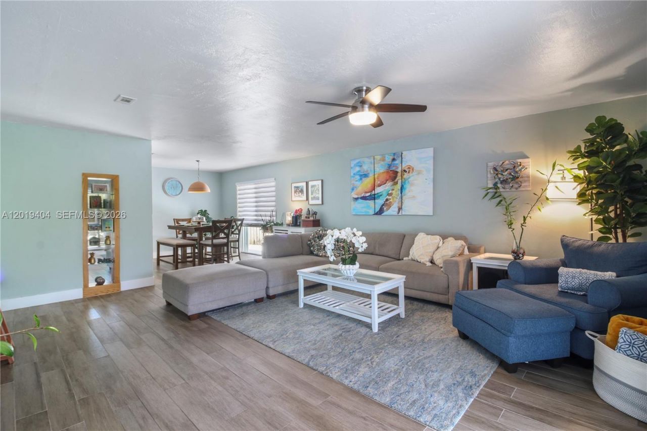 10455 SW 200th St, Cutler Bay, FL 33157 Photo