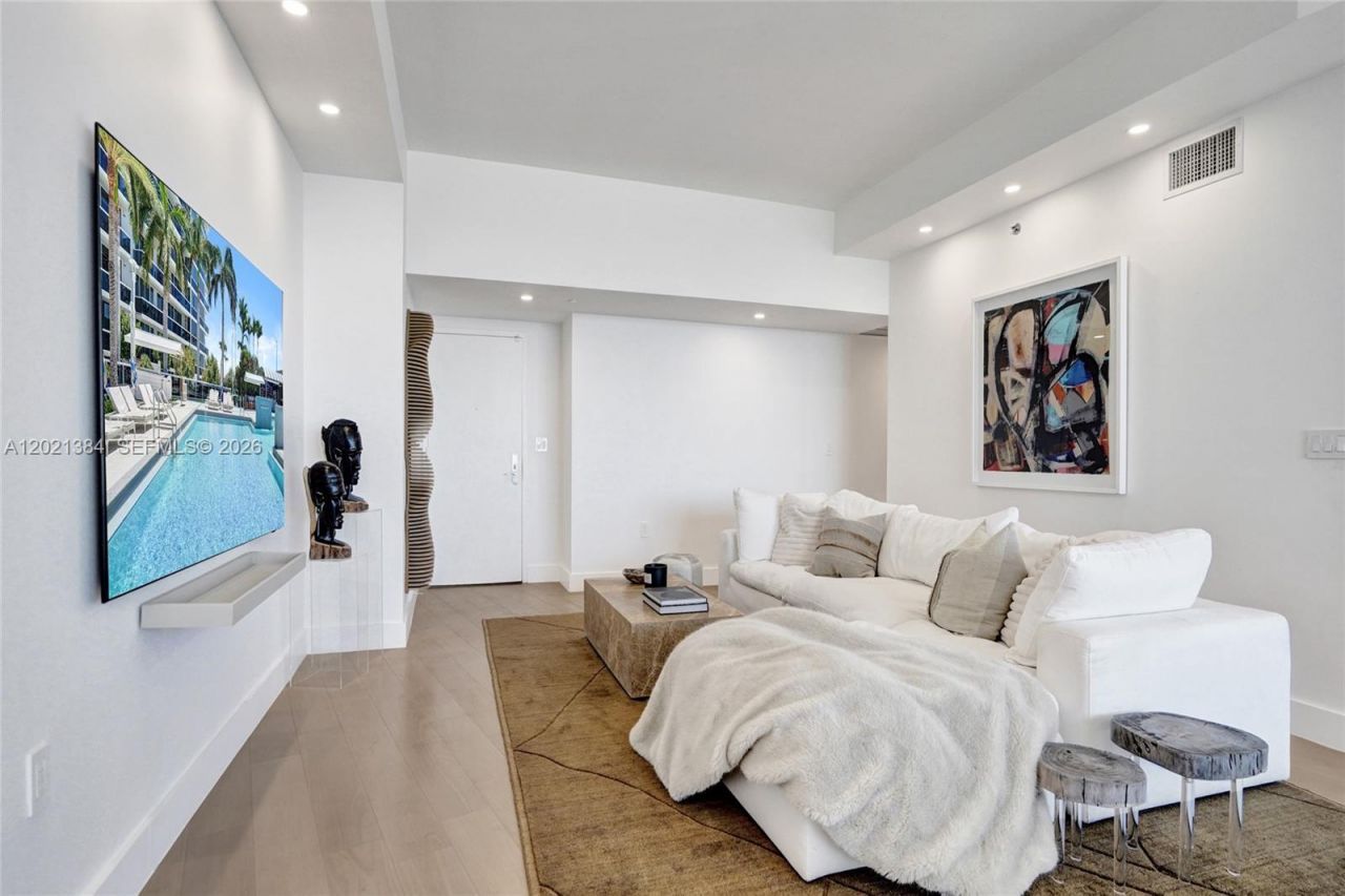 400 Alton Rd , Unit PH11, Miami Beach, FL 33139 Photo