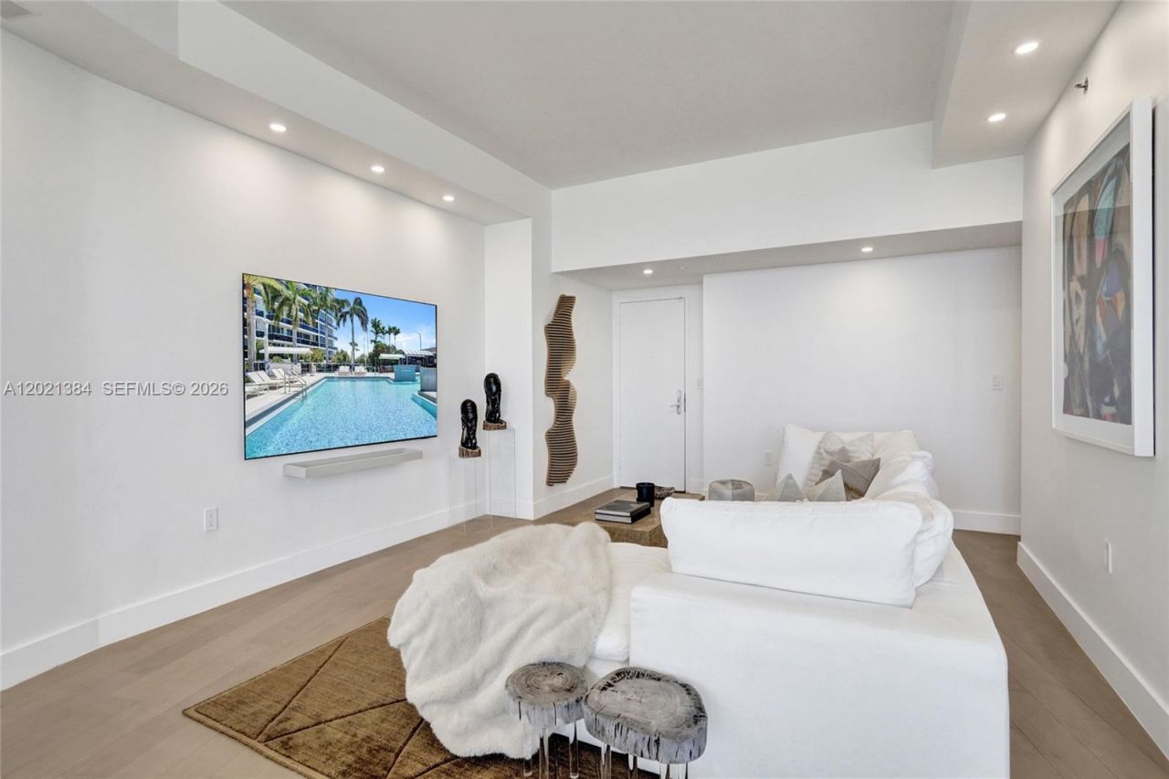 400 Alton Rd , Unit PH11, Miami Beach, FL 33139 Photo