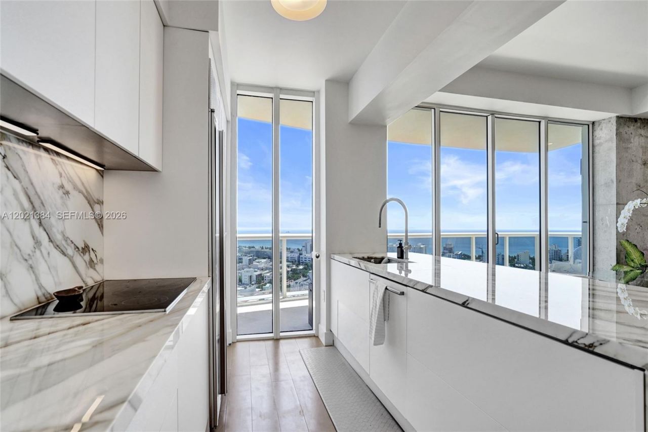 400 Alton Rd , Unit PH11, Miami Beach, FL 33139 Photo