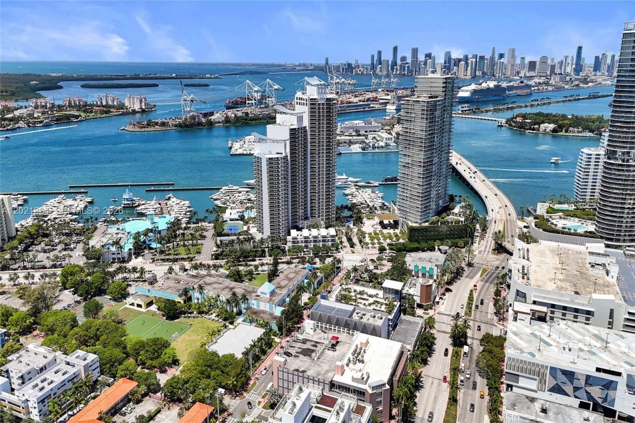 400 Alton Rd , Unit PH11, Miami Beach, FL 33139 Photo