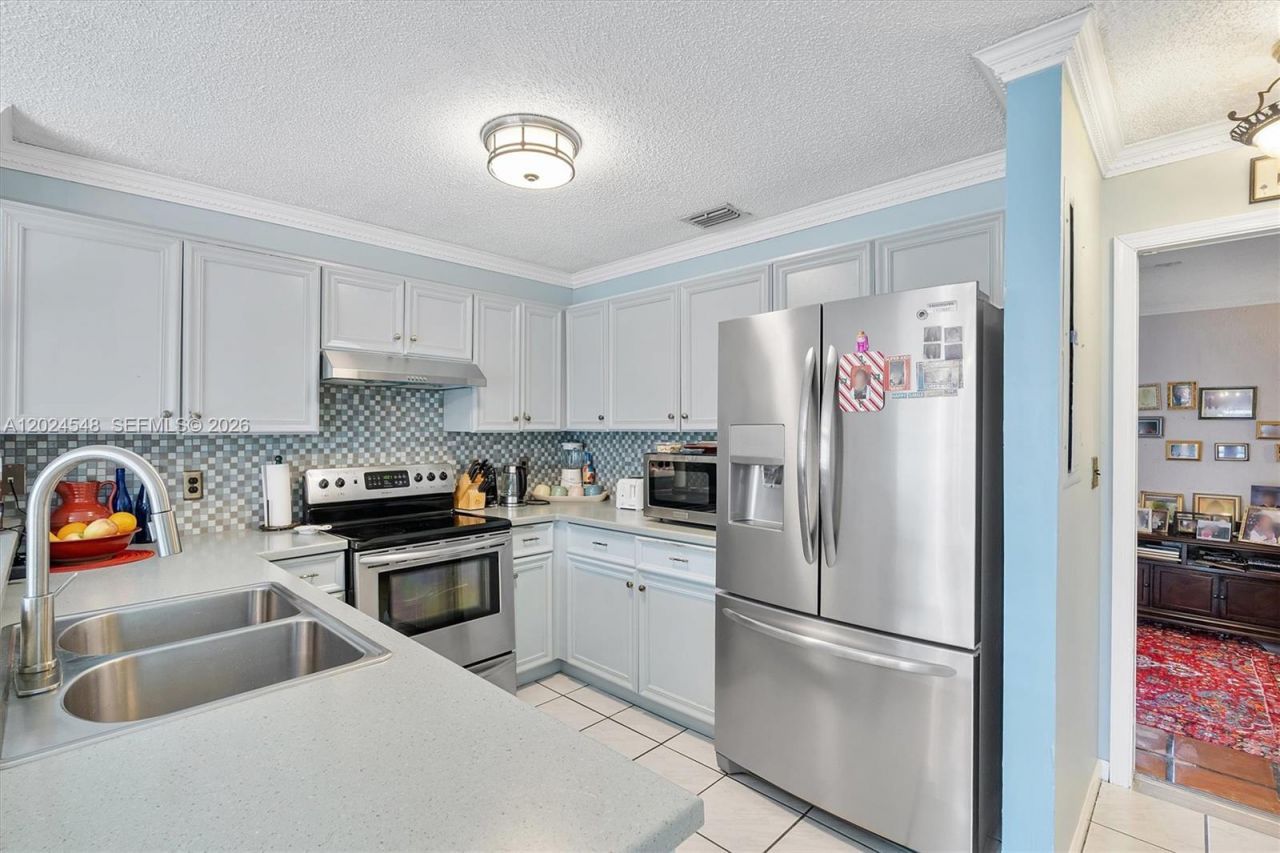 14515 SW 139th Ave Cir E, Miami, FL 33186 Photo