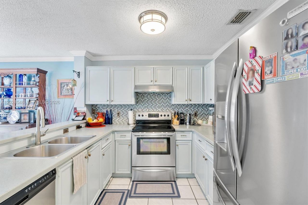 14515 SW 139th Ave Cir E, Miami, FL 33186 Photo