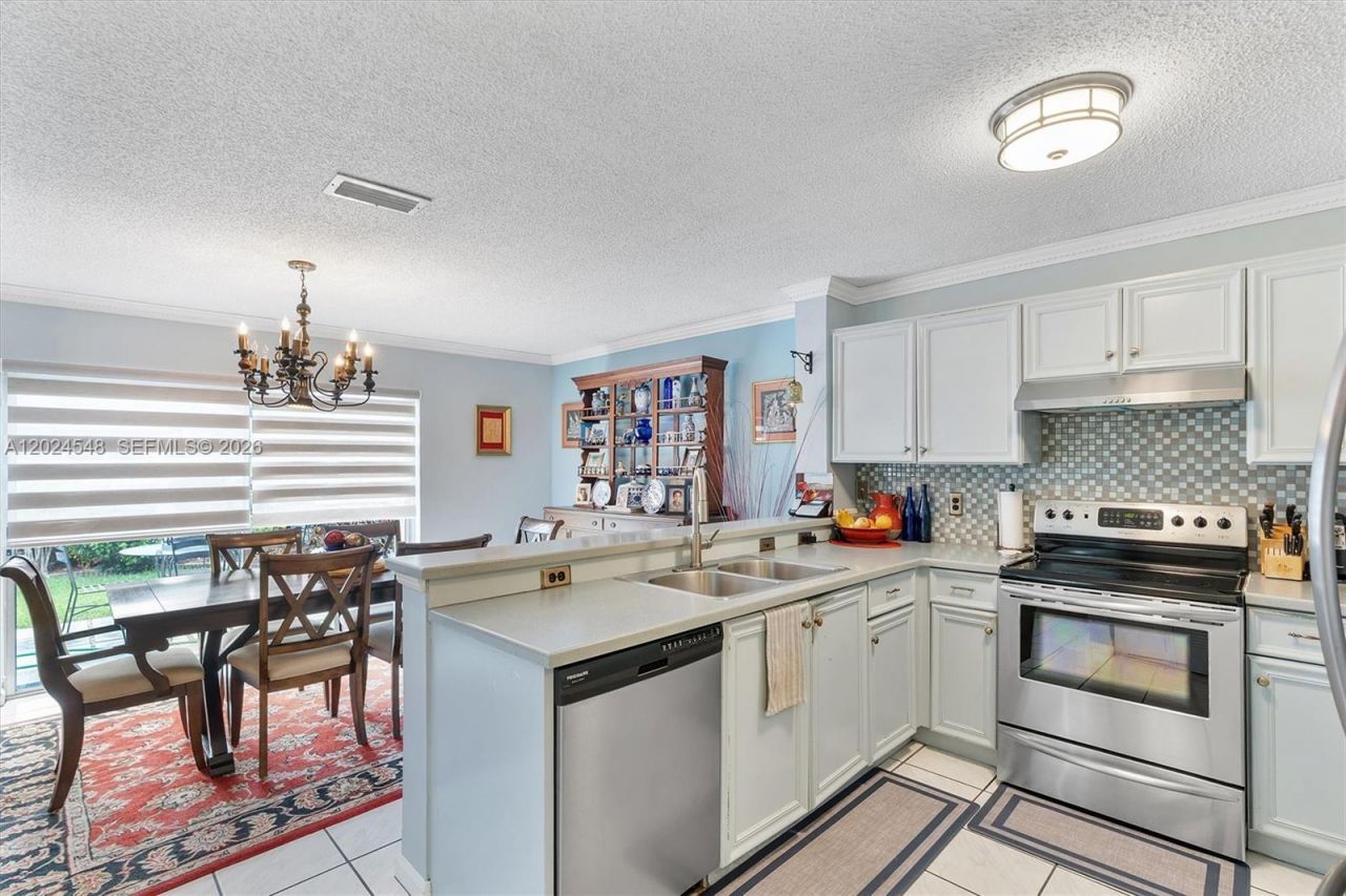 14515 SW 139th Ave Cir E, Miami, FL 33186 Photo