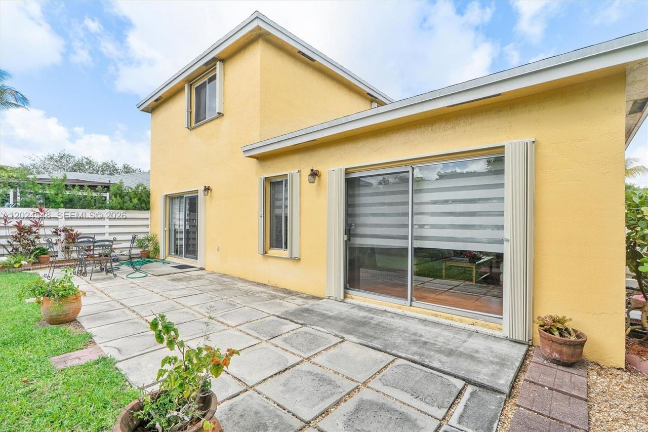 14515 SW 139th Ave Cir E, Miami, FL 33186 Photo