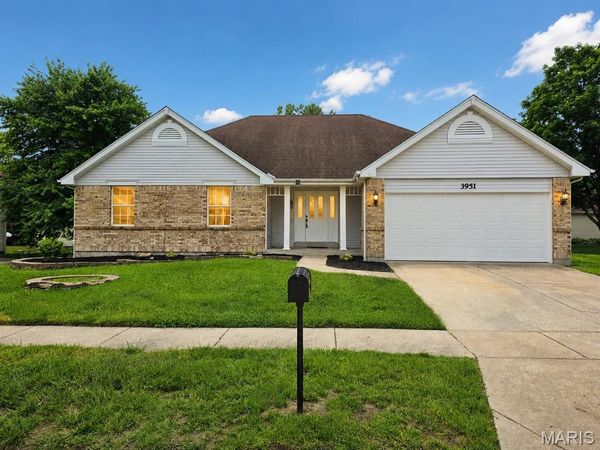 3951 Triple Crown Drive, Florissant, MO 63034