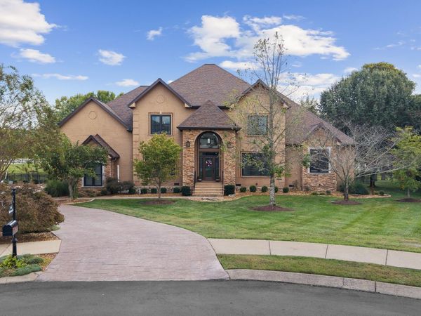 824 Stonebrook Dr, Lebanon, TN 37087