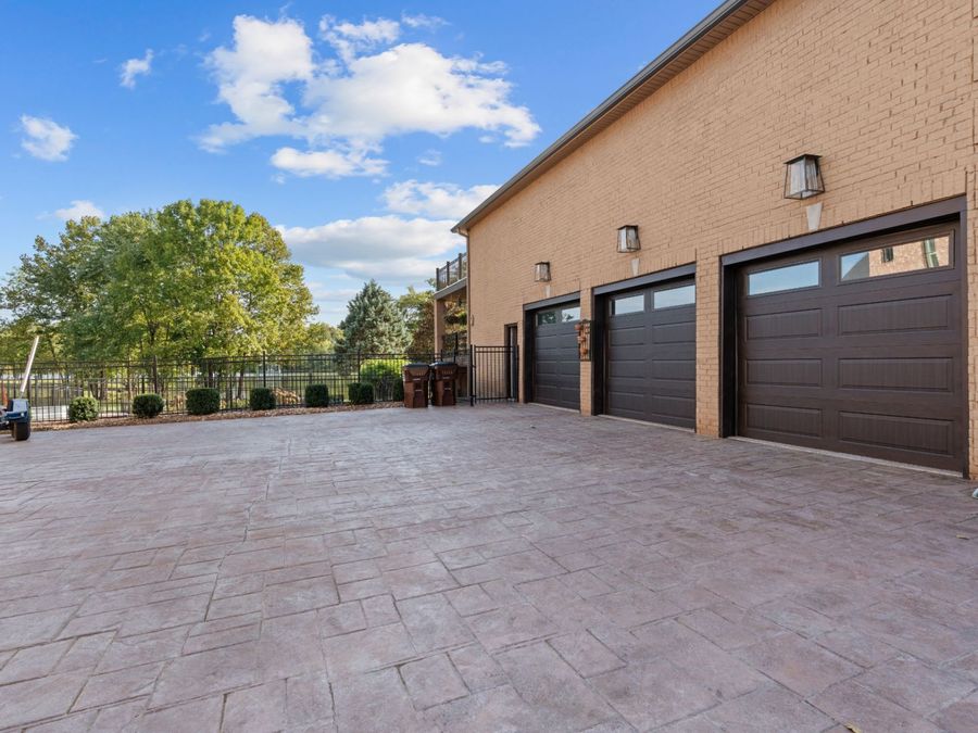 Property Image 95