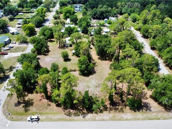 8270 Ebson DR , NORTH FORT MYERS, FL 33917