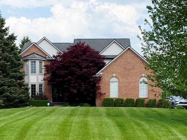 1802 Mist Wood Drive, Howell Twp, MI 48843