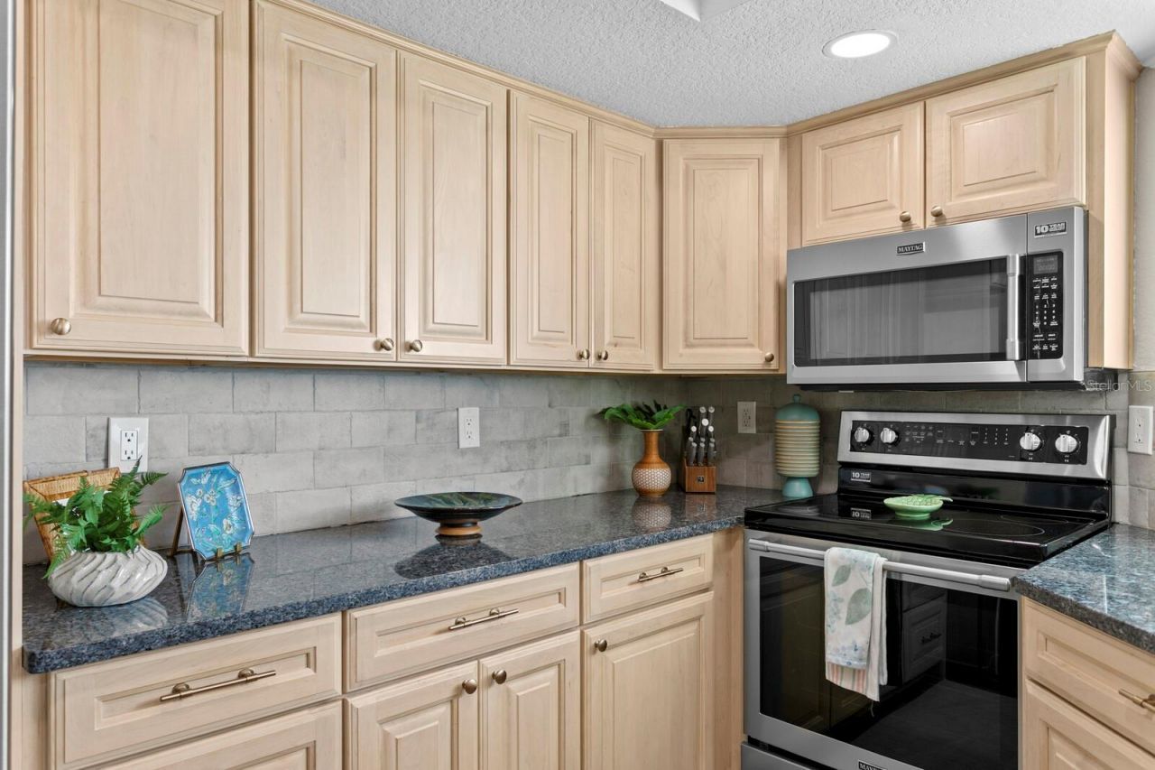 16332 Gulf Boulevard, Unit 3B, Redington Beach, FL 33708 Photo