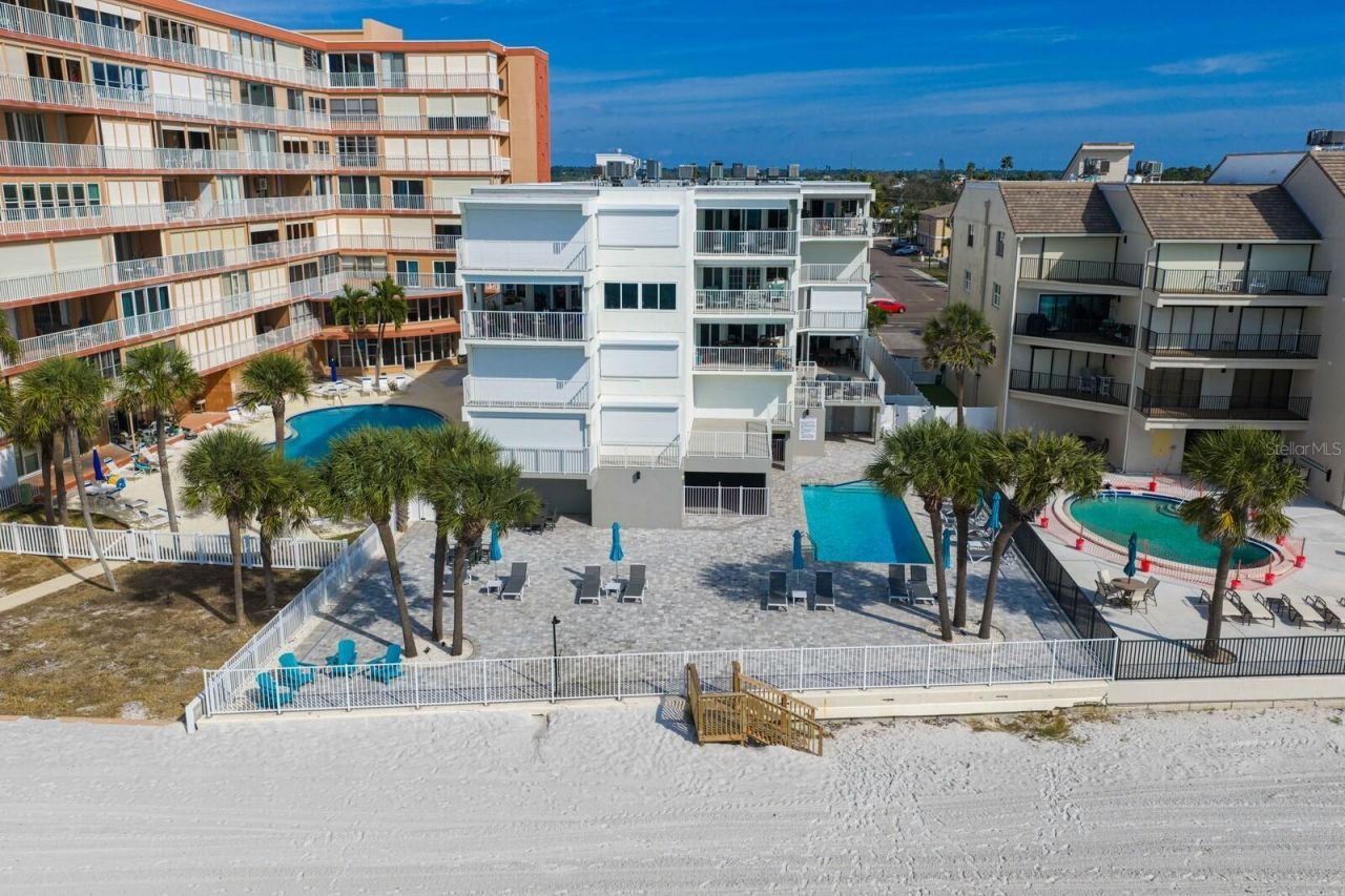 16332 Gulf Boulevard, Unit 3B, Redington Beach, FL 33708 Photo