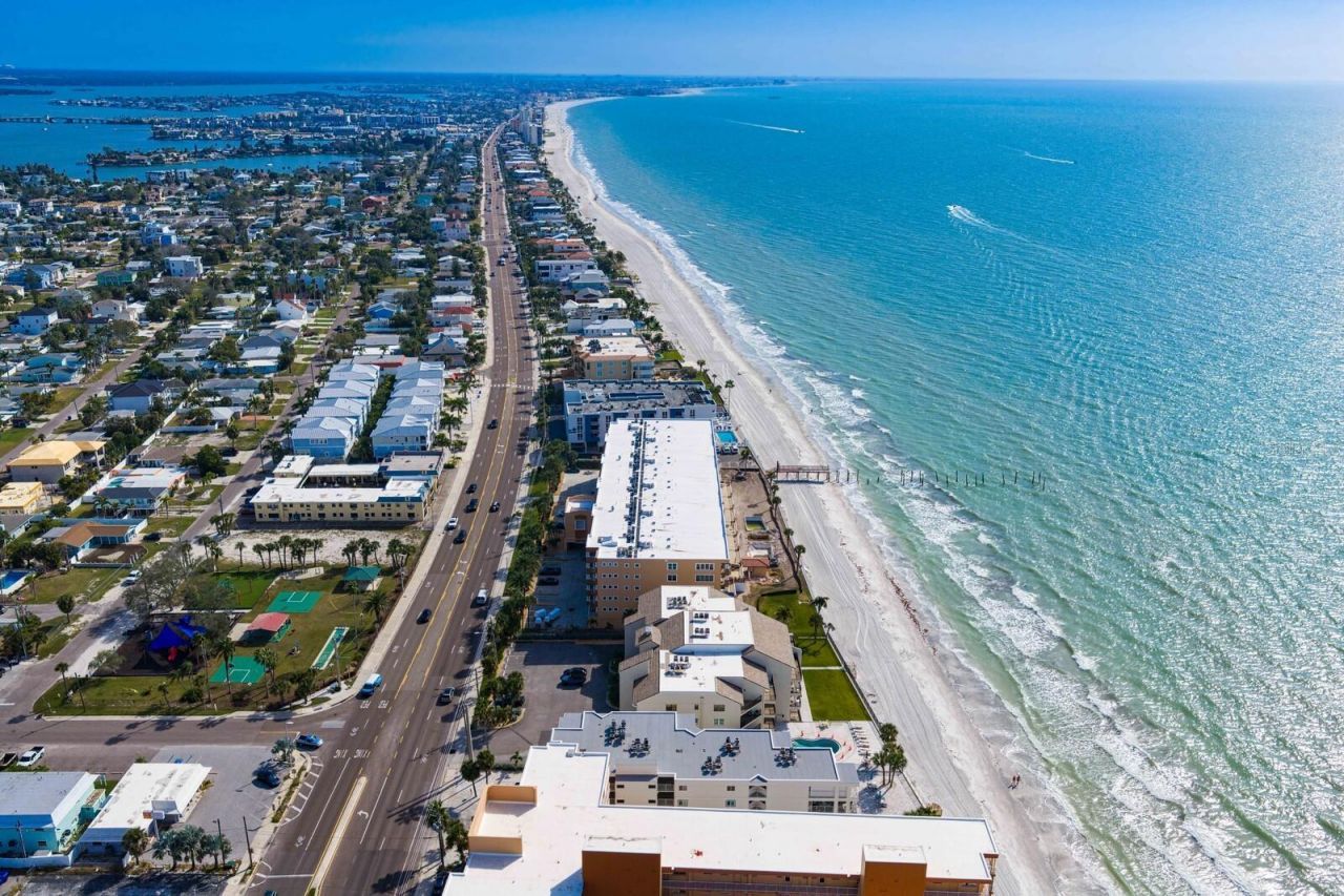 16332 Gulf Boulevard, Unit 3B, Redington Beach, FL 33708 Photo